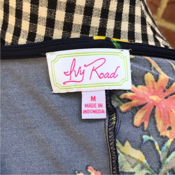 Ivy Road Floral Sleeveless Dress with Yellow Hem Size M - Picture 3 of 3